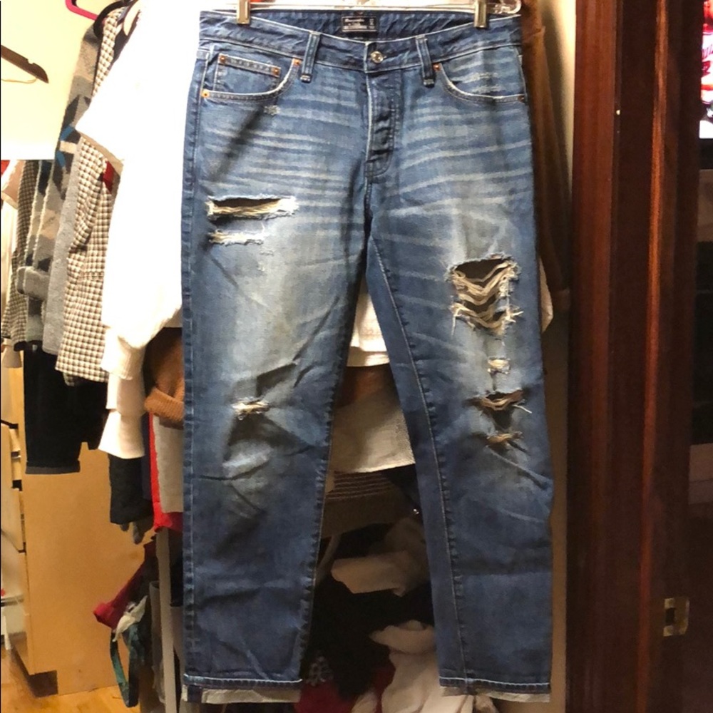 Abercrombie & Fitch distressed boyfriend